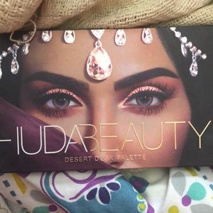 Huda Beauty Desert Dusk Palette
